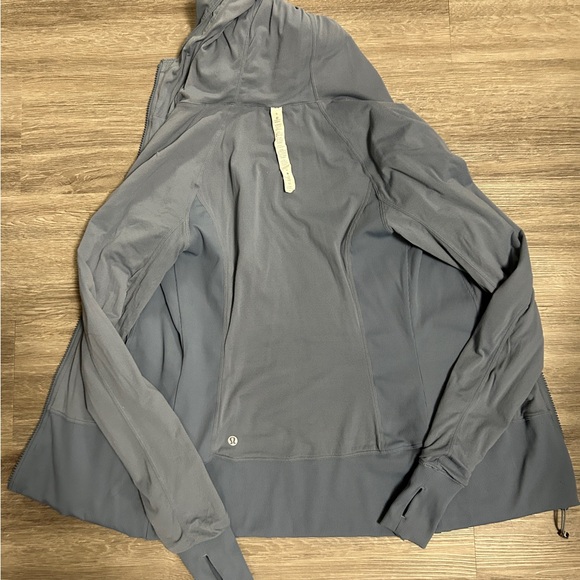 Two Lululemon In Flux reversible sz6 - Picture 5 of 9